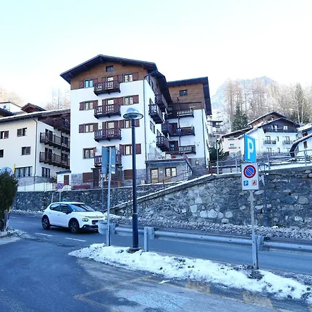 Apartment Mcx Vacation Rental- Le Petit Coeur Du Mont Fleury, Pet Friendly, Just 500 Meters From The Lifts ! Valtournenche